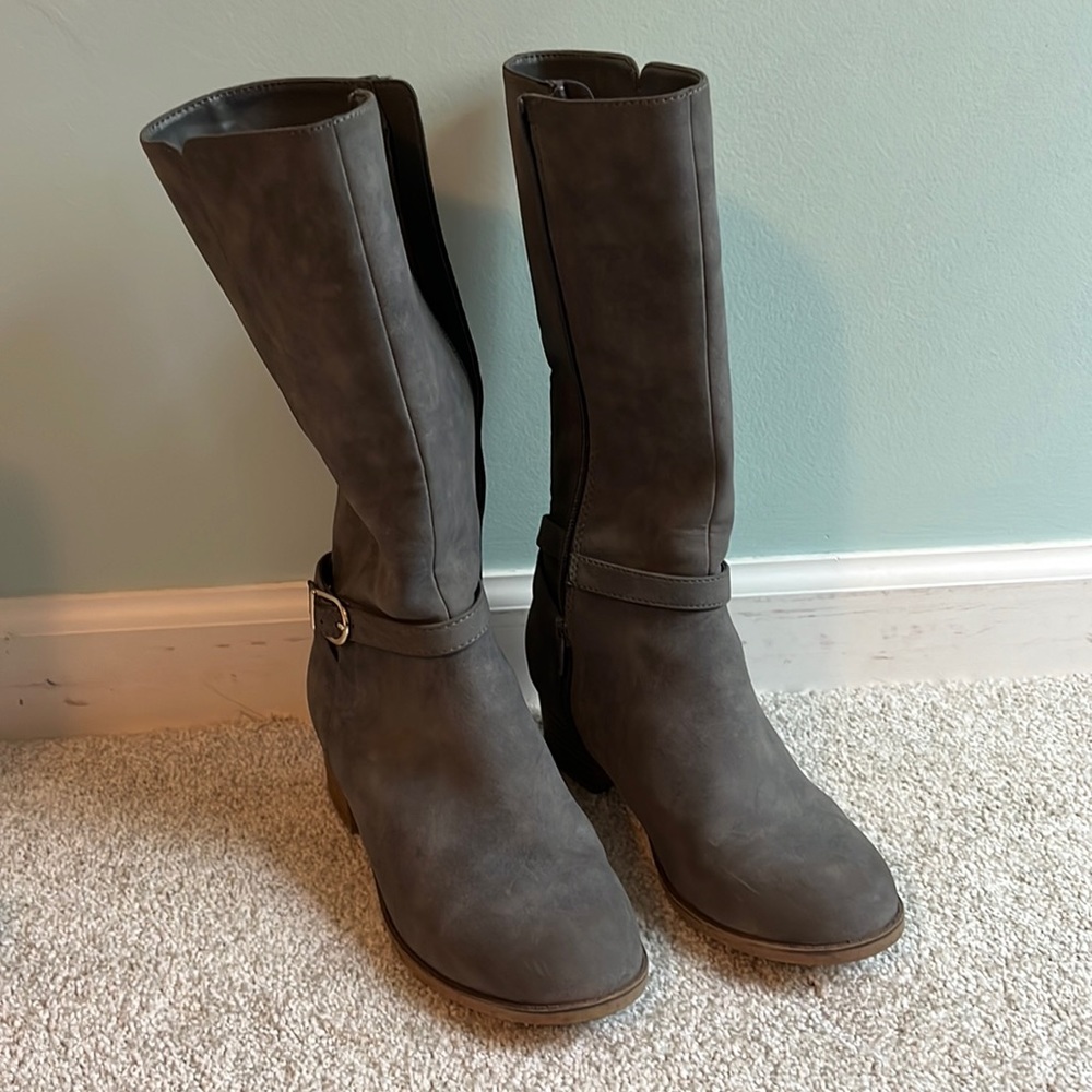 Girls size 3 boots